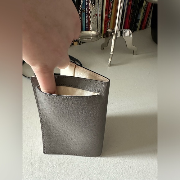 Kate Spade Passport Holder - Picture 4 of 4